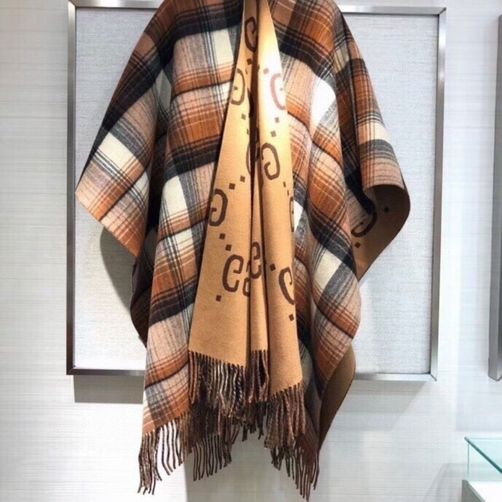 Gucci Reversible GG Wool Cape Poncho Beige 185cm 553118 4G200 9764 - 画像 (3)