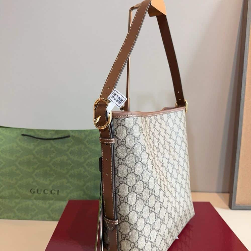 Gucci GG Emblem Medium Bucket Bag Beige And Dark Brown Fabric 29Cm 815103 FAD6L 9758 - 画像 (5)