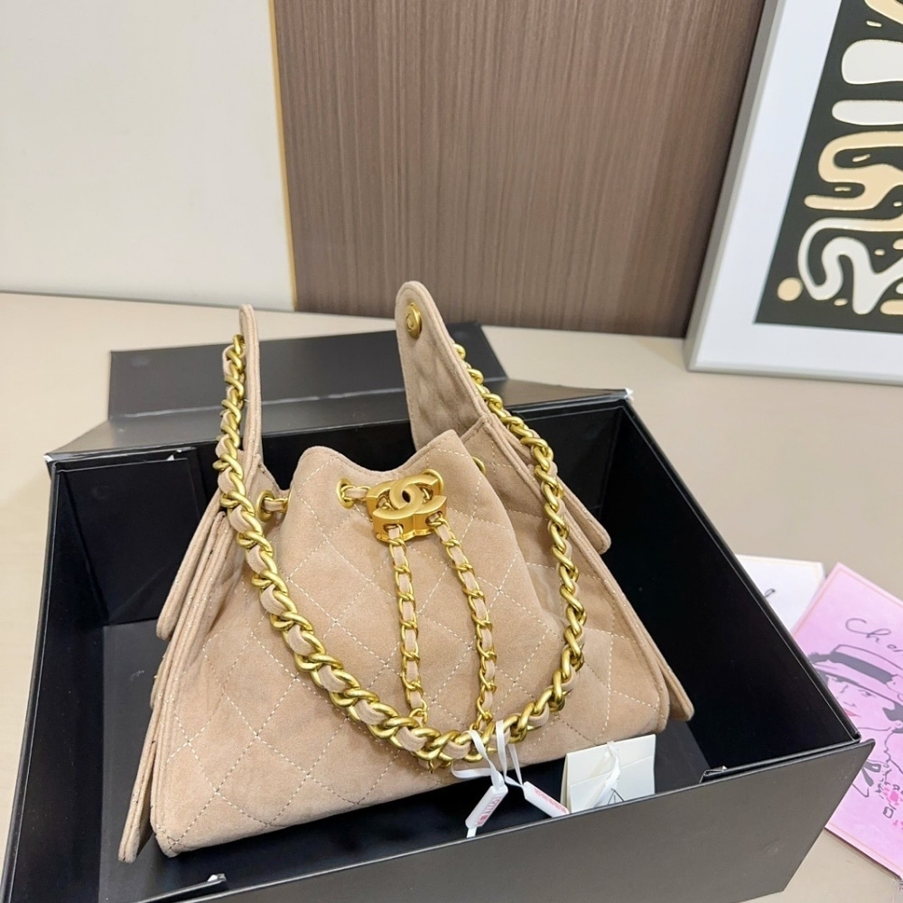 Chanel 25 Small Handbag Suede And Gold Tone Metal Light Grey 26Cm - 画像 (2)