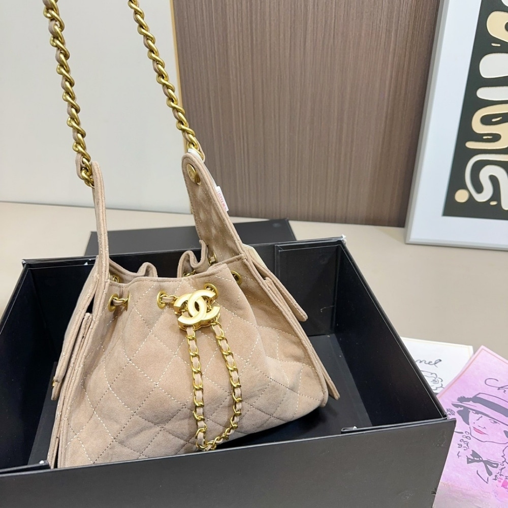 Chanel 25 Small Handbag Suede And Gold Tone Metal Light Grey 26Cm - 画像 (4)