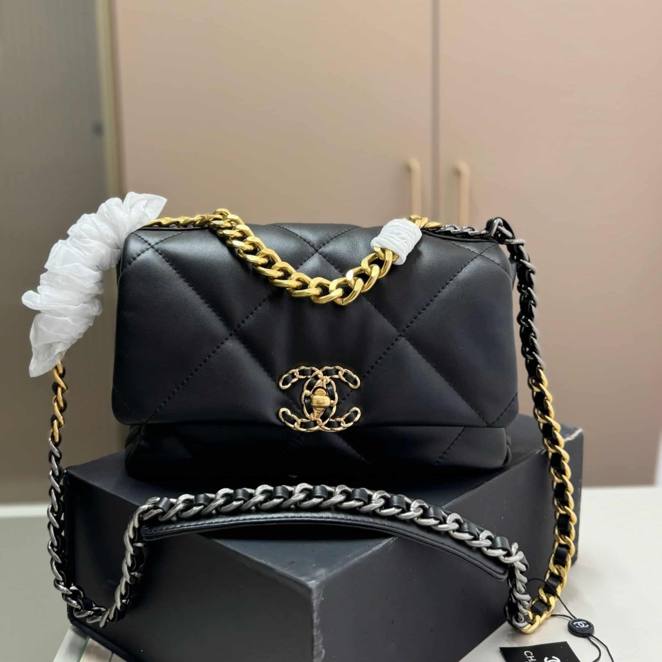 Chanel 19 Handbag Shiny Gold And Silver Tone Black 26Cm AS1160 B04852 94305 - 画像 (2)