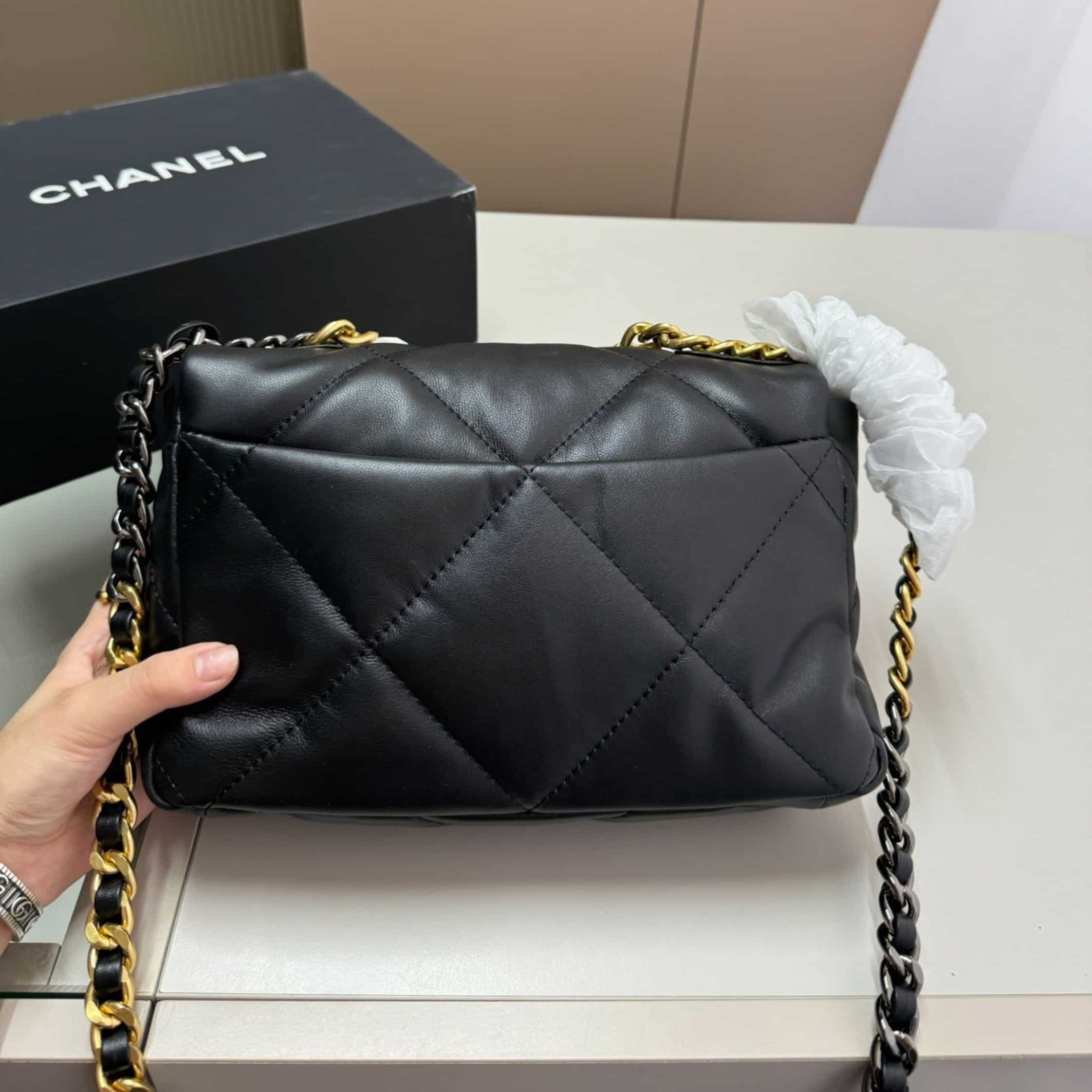 Chanel 19 Handbag Shiny Gold And Silver Tone Black 26Cm AS1160 B04852 94305 - 画像 (7)