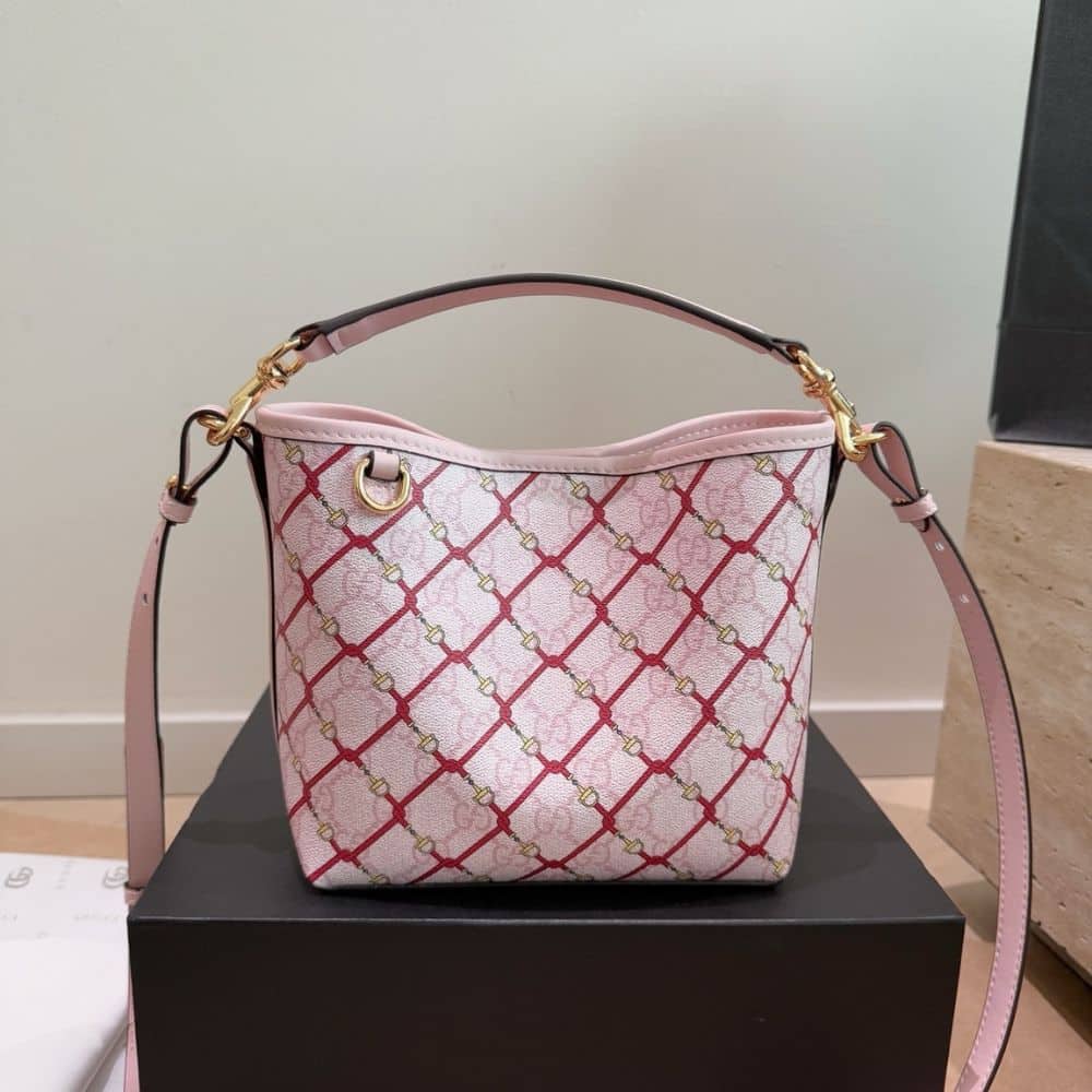 Gucci GG Emblem Small Bucket Bag Pink And Red 20Cm 815118 FAFF1 8649 - 画像 (2)