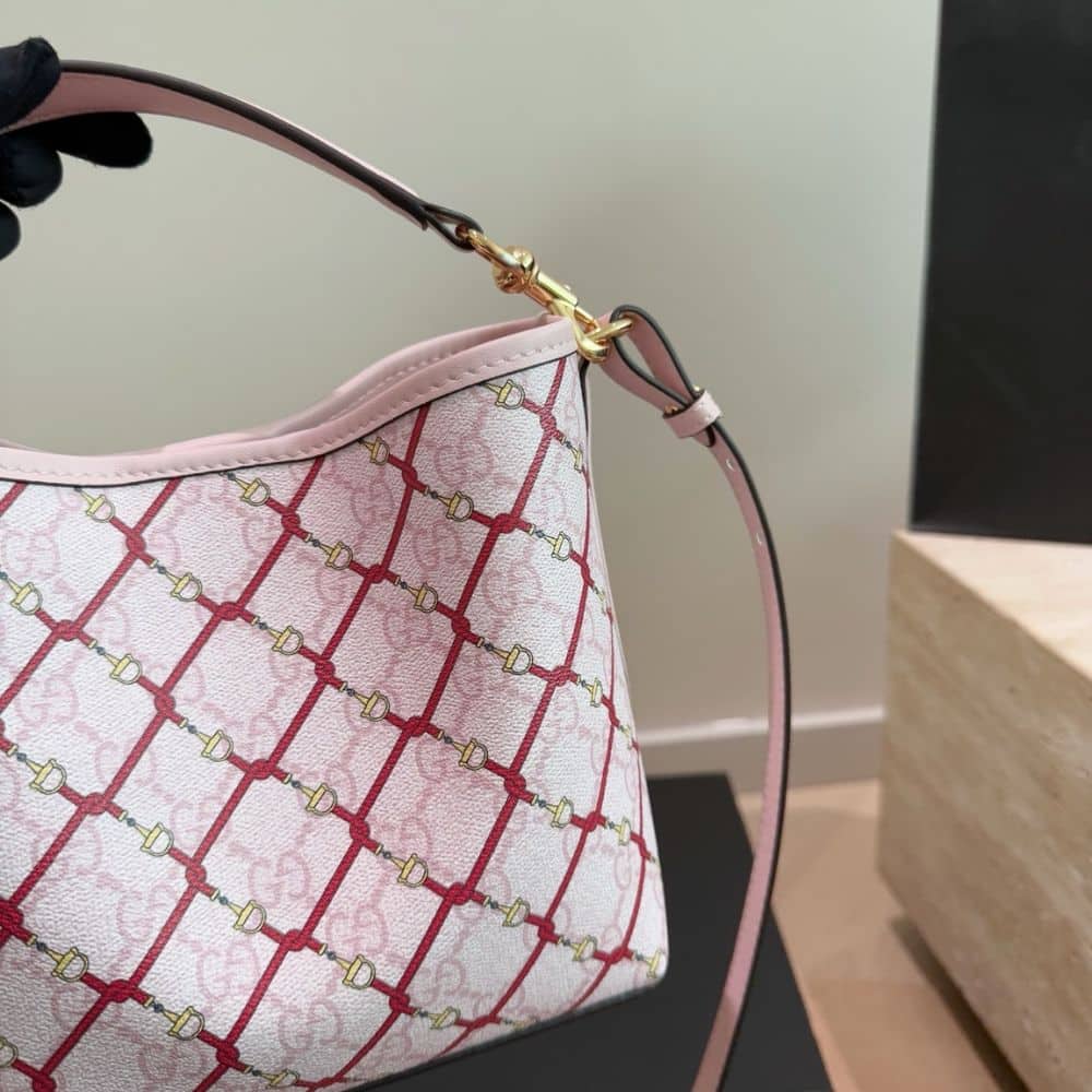Gucci GG Emblem Small Bucket Bag Pink And Red 20Cm 815118 FAFF1 8649 - 画像 (3)