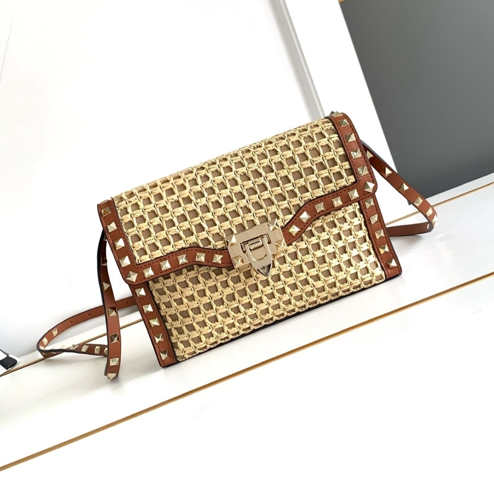 Valentino Garavani Rockstud Small Raffia Shoulder Bag Natural 22Cm - 画像 (2)