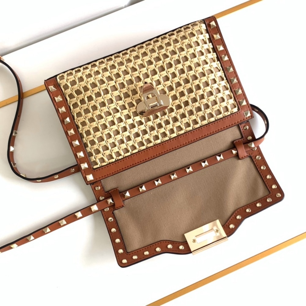 Valentino Garavani Rockstud Small Raffia Shoulder Bag Natural 22Cm - 画像 (5)
