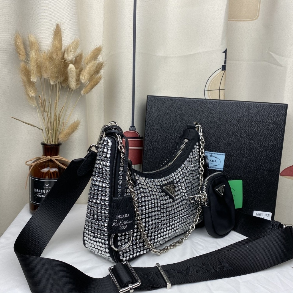 Prada Re Edition 2005 Satin Bag With Crystals 23Cm 1BH204 2AWL F0T7O V V9L - 画像 (3)