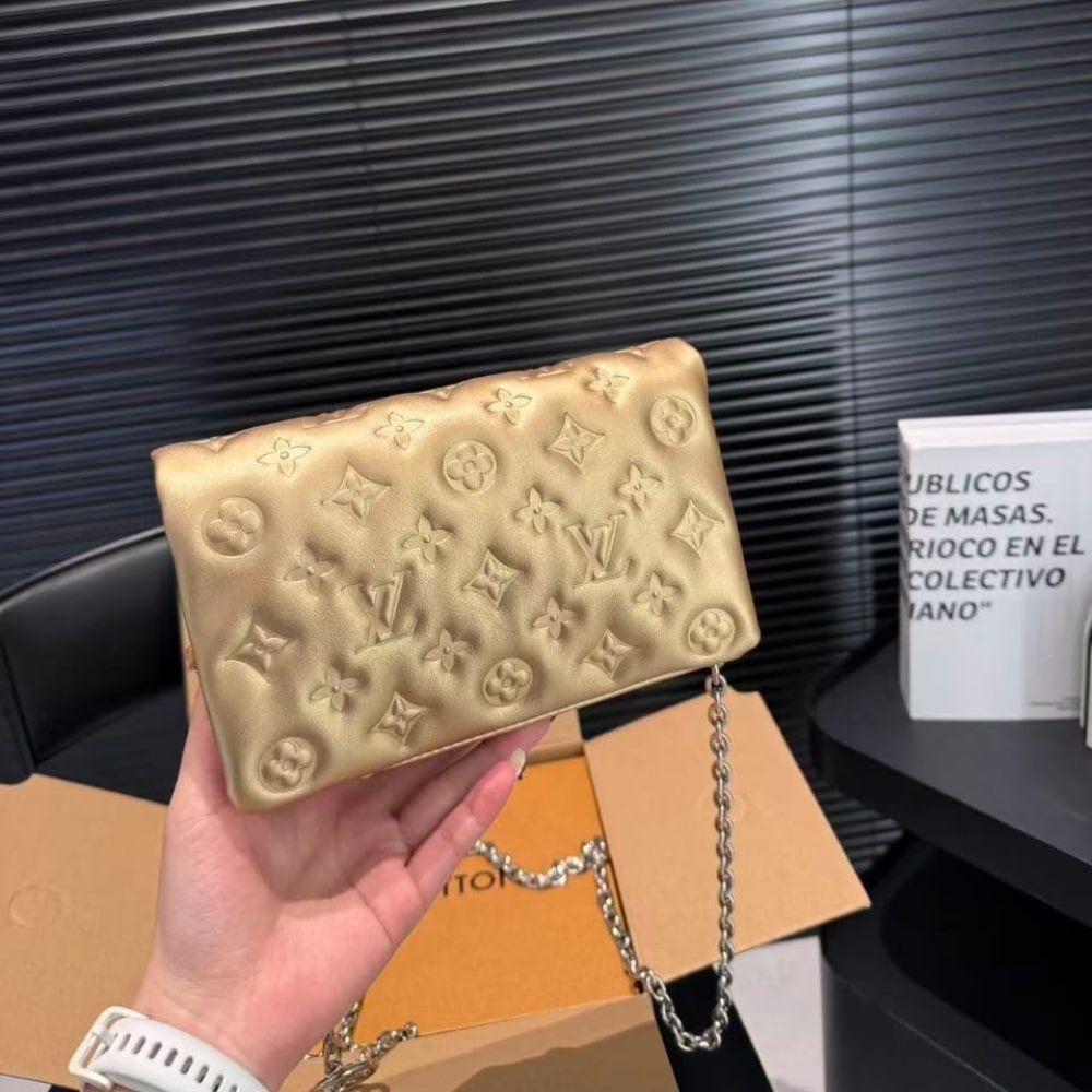 Louis Vuitton Pochette Coussin Monogram Gold 20Cm M80999 - 画像 (2)