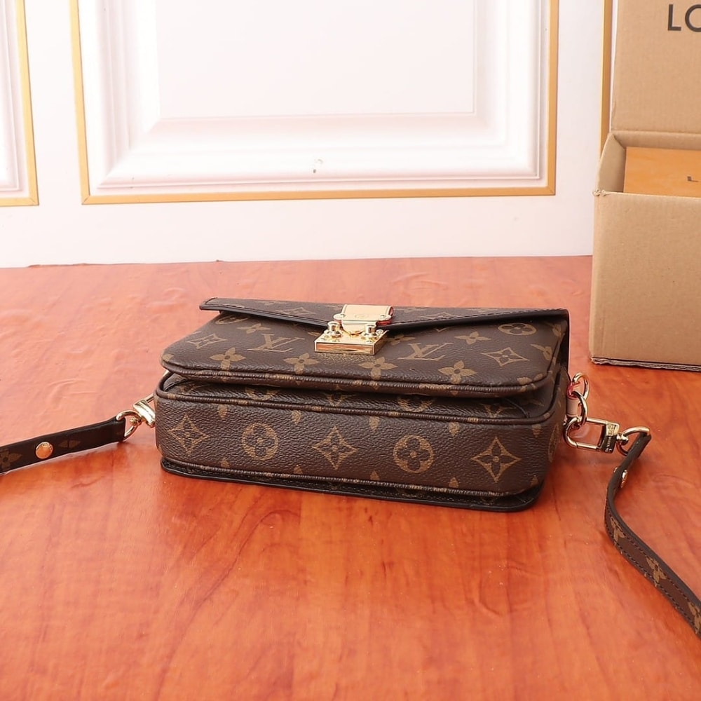 Louis Vuitton Pochette Métis East West Monogram Canvas Brown 21Cm M46279 - 画像 (5)