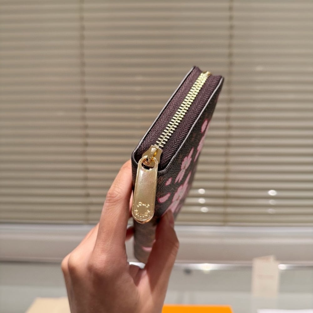 LOUIS VUITTON × 村上隆 ジッピー・ウォレット サクラ ブラウン 19cm 型番:M13433 - 画像 (3)