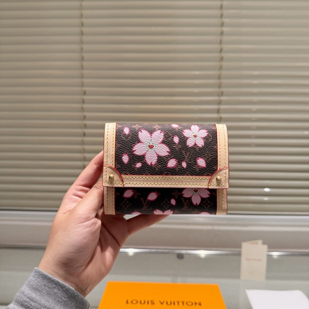LOUIS VUITTON × 村上隆 ヴィクトリーヌ ウォレット サクラ ブラウン 12cm 型番:M13427 - 画像 (2)