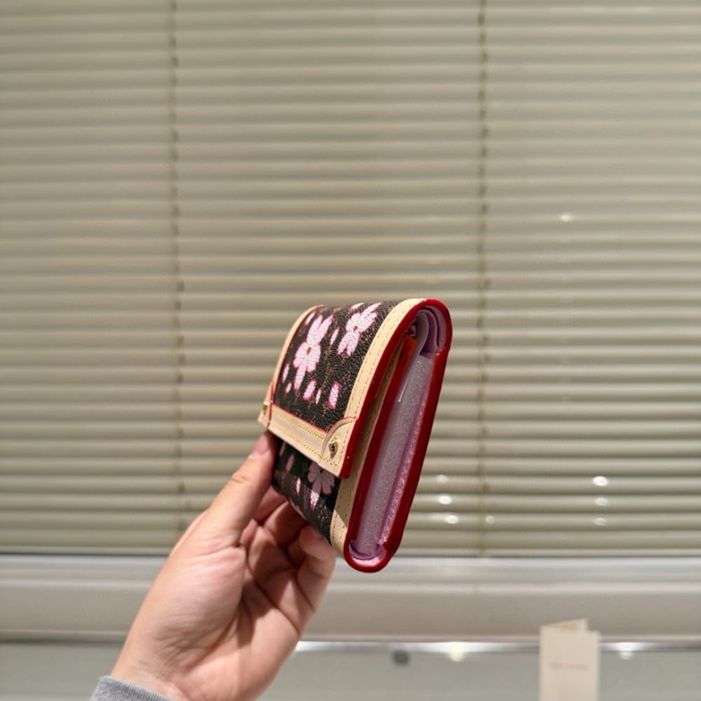 LOUIS VUITTON × 村上隆 ヴィクトリーヌ ウォレット サクラ ブラウン 12cm 型番:M13427 - 画像 (3)