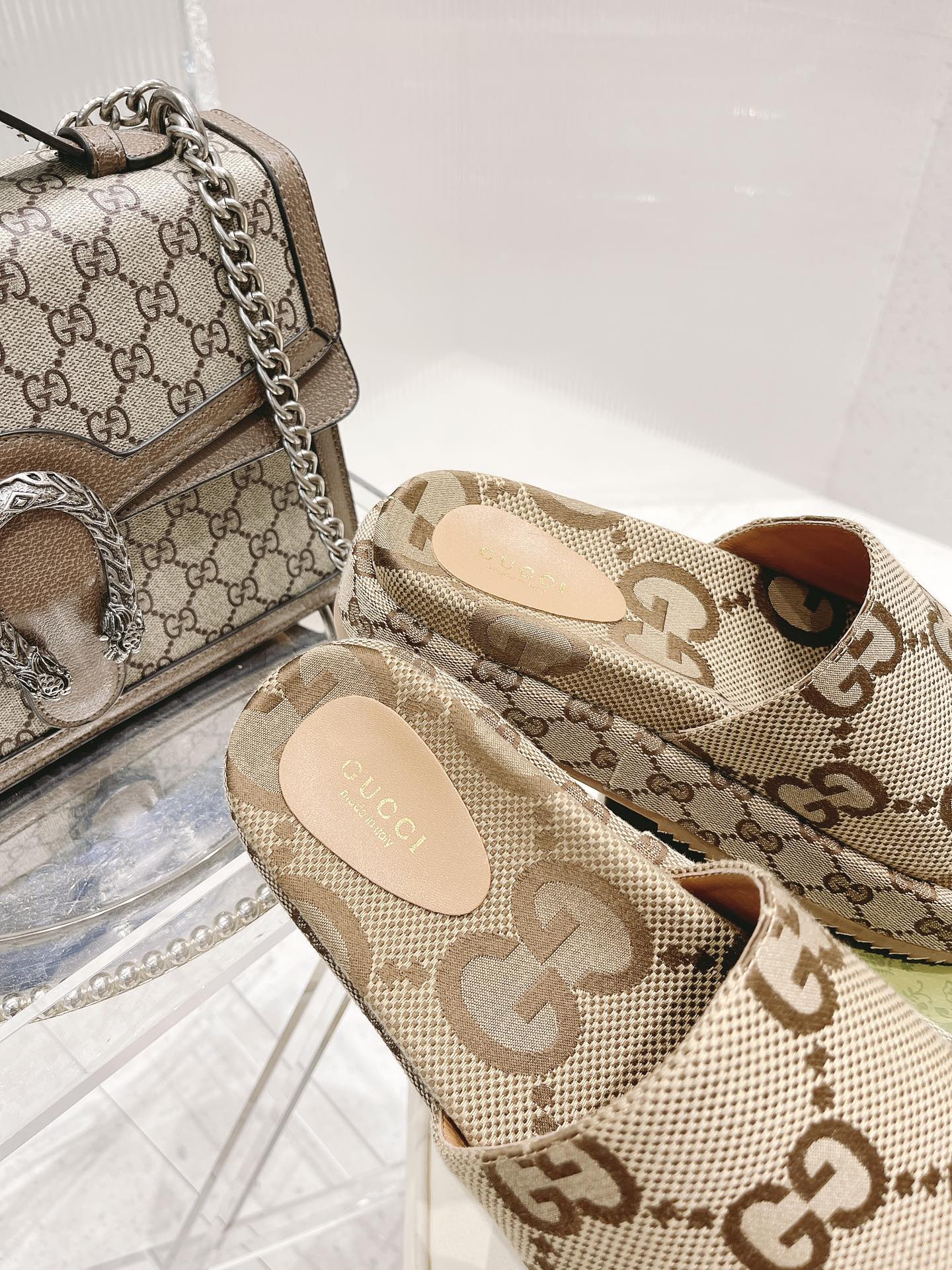 GUCCI グッチ 厚底スライドサンダル キャメル 型番:623212 UKO00 2580 - 画像 (7)