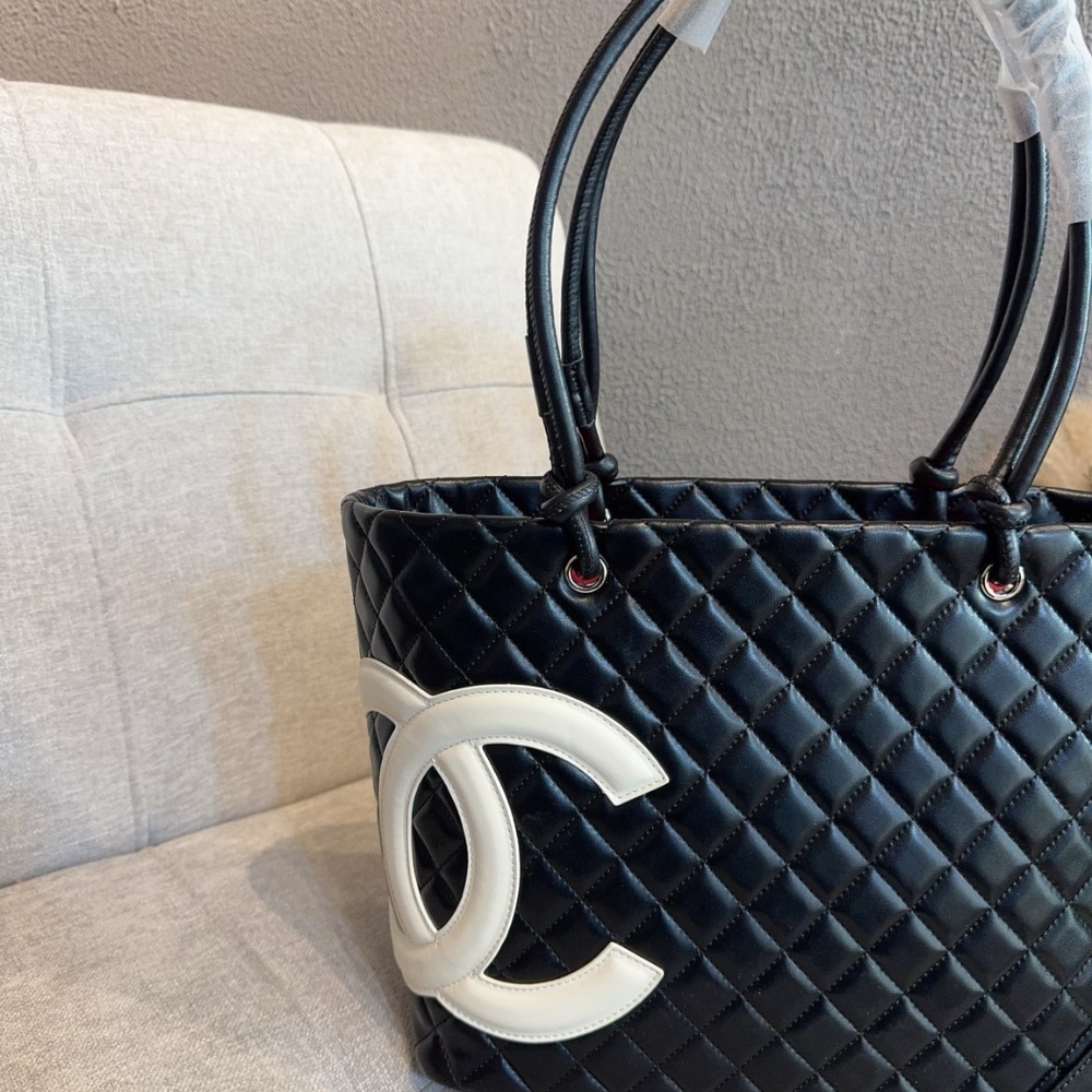 Chanel Cambon Line Medium Tote Bag In Black 28cm - 画像 (3)