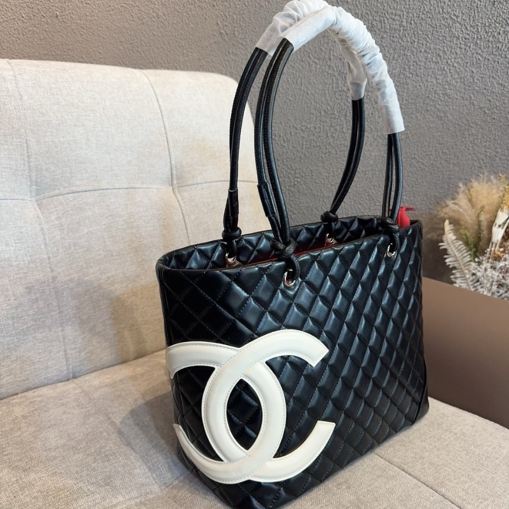 Chanel Cambon Line Medium Tote Bag In Black 28cm - 画像 (4)