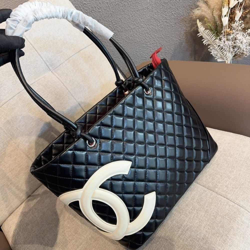 Chanel Cambon Line Medium Tote Bag In Black 28cm - 画像 (6)