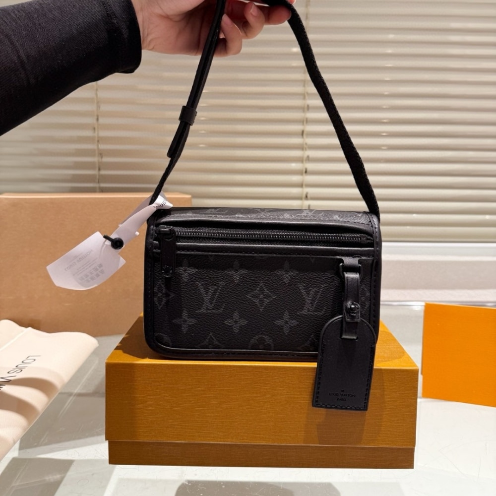 LOUIS VUITTON ルイ・ヴィトン ボスフォール ウェアラブル ウォレット モノグラム・エクリプス キャンバス ブラック 19cm 型番:M12599 - 画像 (2)