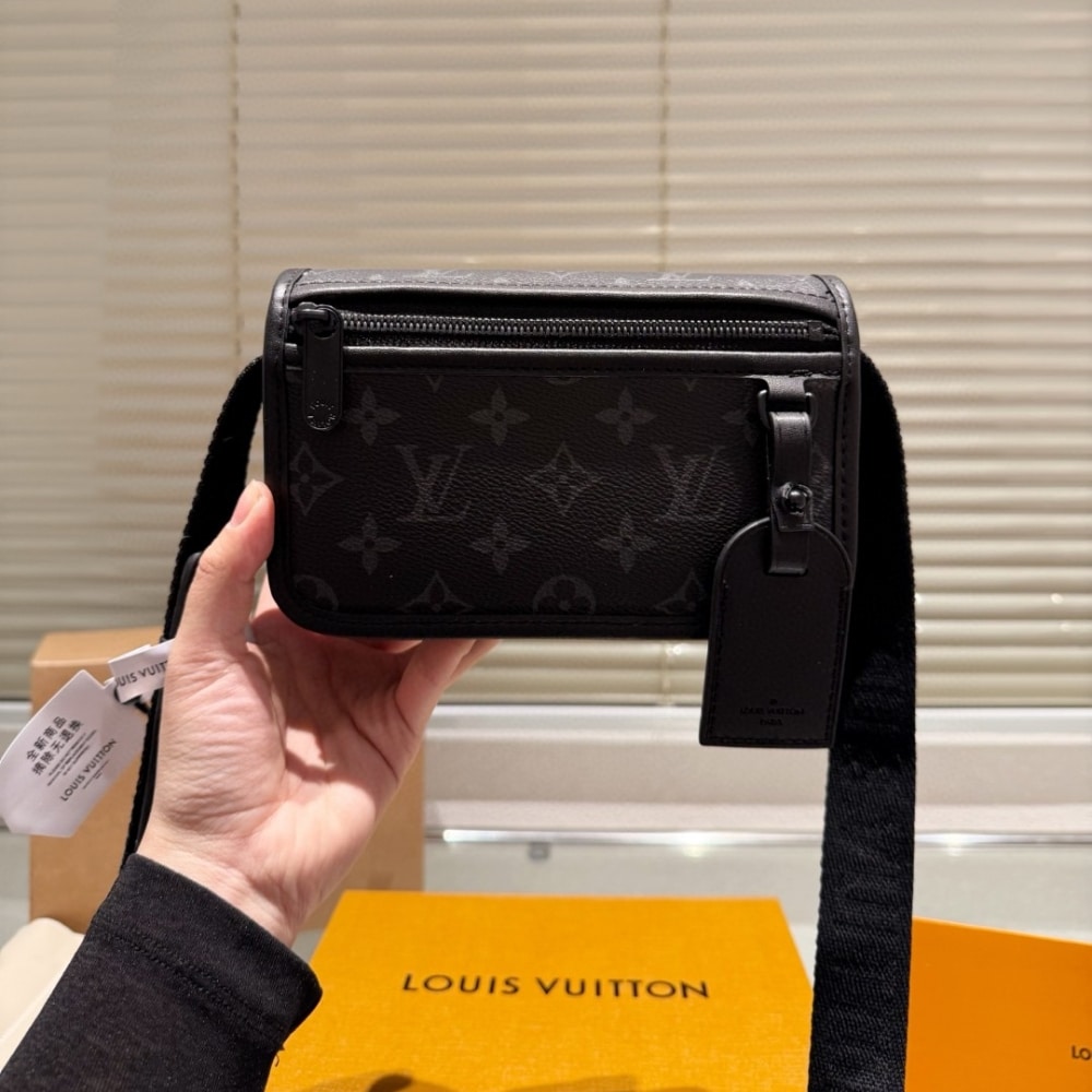 LOUIS VUITTON ルイ・ヴィトン ボスフォール ウェアラブル ウォレット モノグラム・エクリプス キャンバス ブラック 19cm 型番:M12599 - 画像 (3)