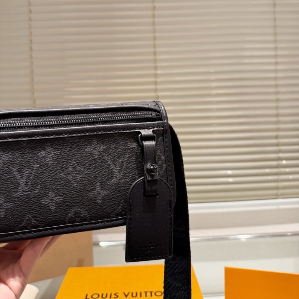 LOUIS VUITTON ルイ・ヴィトン ボスフォール ウェアラブル ウォレット モノグラム・エクリプス キャンバス ブラック 19cm 型番:M12599 - 画像 (4)