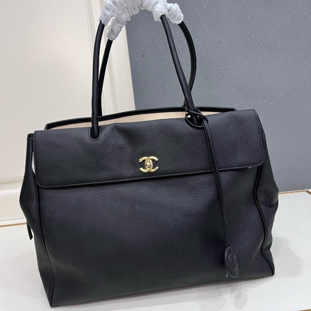Chanel Large Tote Bag Grained And Gold Tone Metal Black 43cm AS6289 B24248 94305 - 画像 (2)