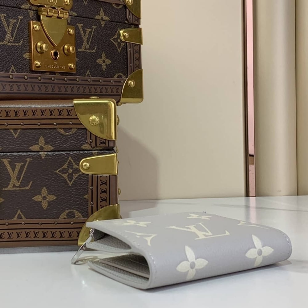 LOUIS VUITTON ルイ・ヴィトン リサ ウォレット バイカラー モノグラム ブリュームグレー 11cm 型番:M13797 - 画像 (4)