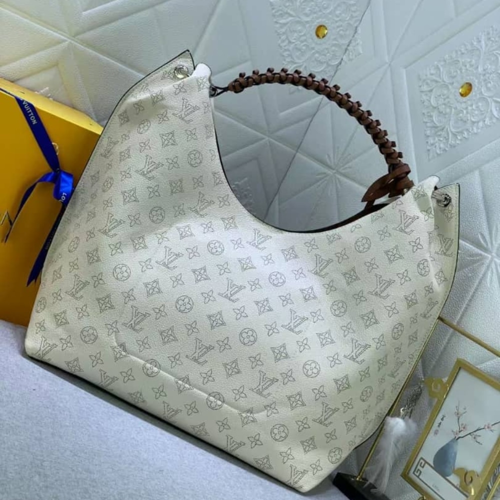 Louis Vuitton Carmel Hobo Mahina Leather White And Brown 40Cm - 画像 (4)