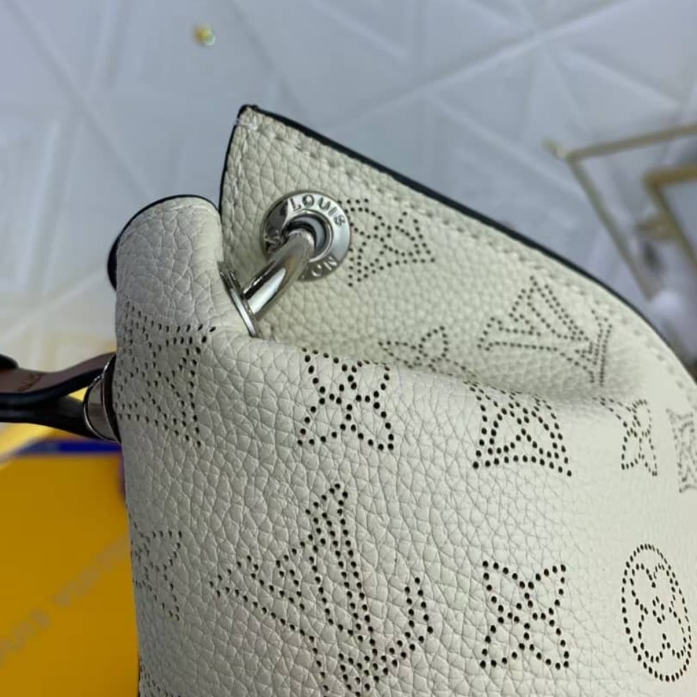 Louis Vuitton Carmel Hobo Mahina Leather White And Brown 40Cm - 画像 (8)