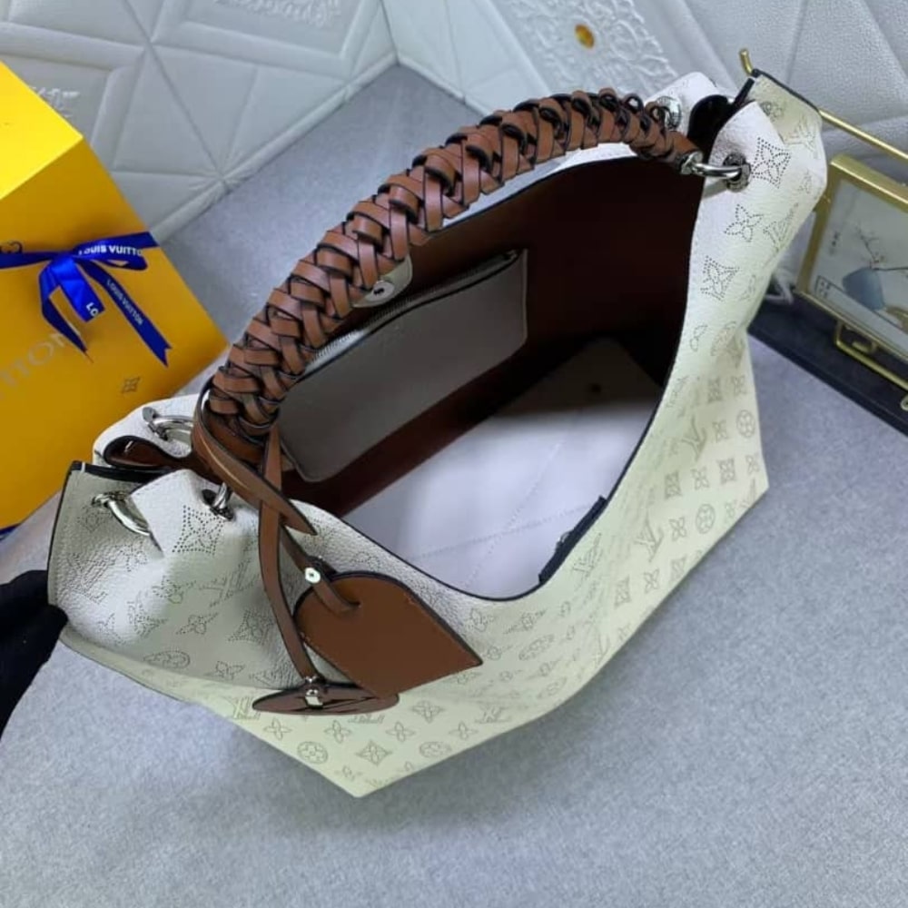 Louis Vuitton Carmel Hobo Mahina Leather White And Brown 40Cm - 画像 (10)