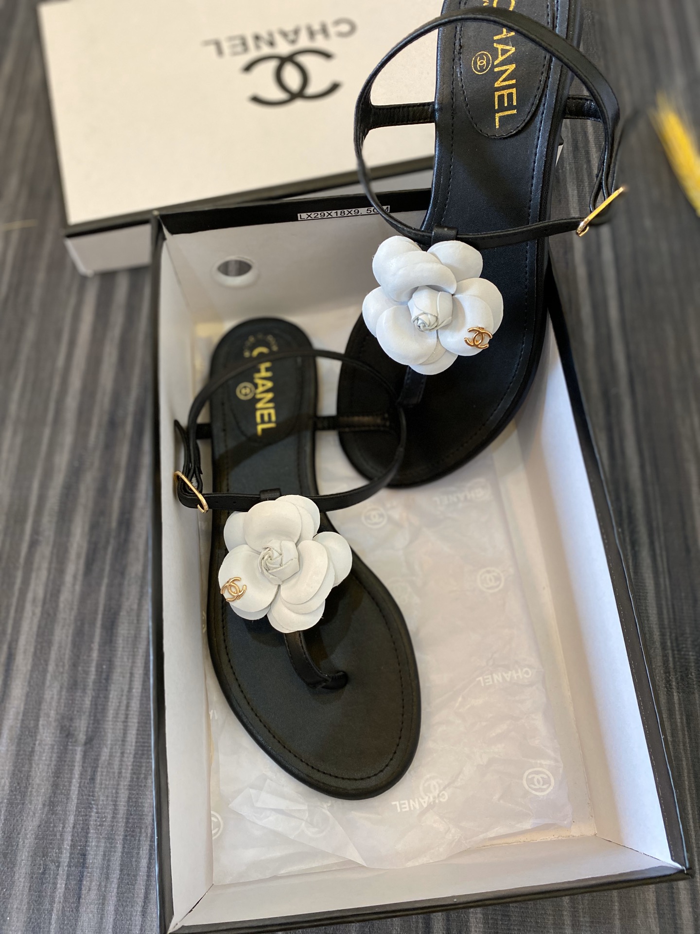 CHANEL シャネル カメリア ココマーク ラバーサンダル ブラック×ホワイト - 画像 (3)