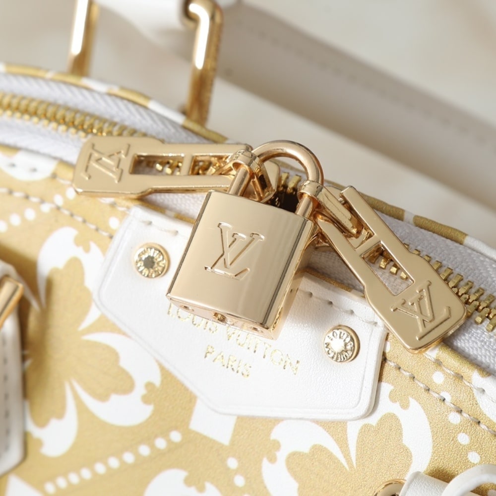 Louis Vuitton Alma Trunk BB White Gold Handle Bag 22cm M28032 - 画像 (5)