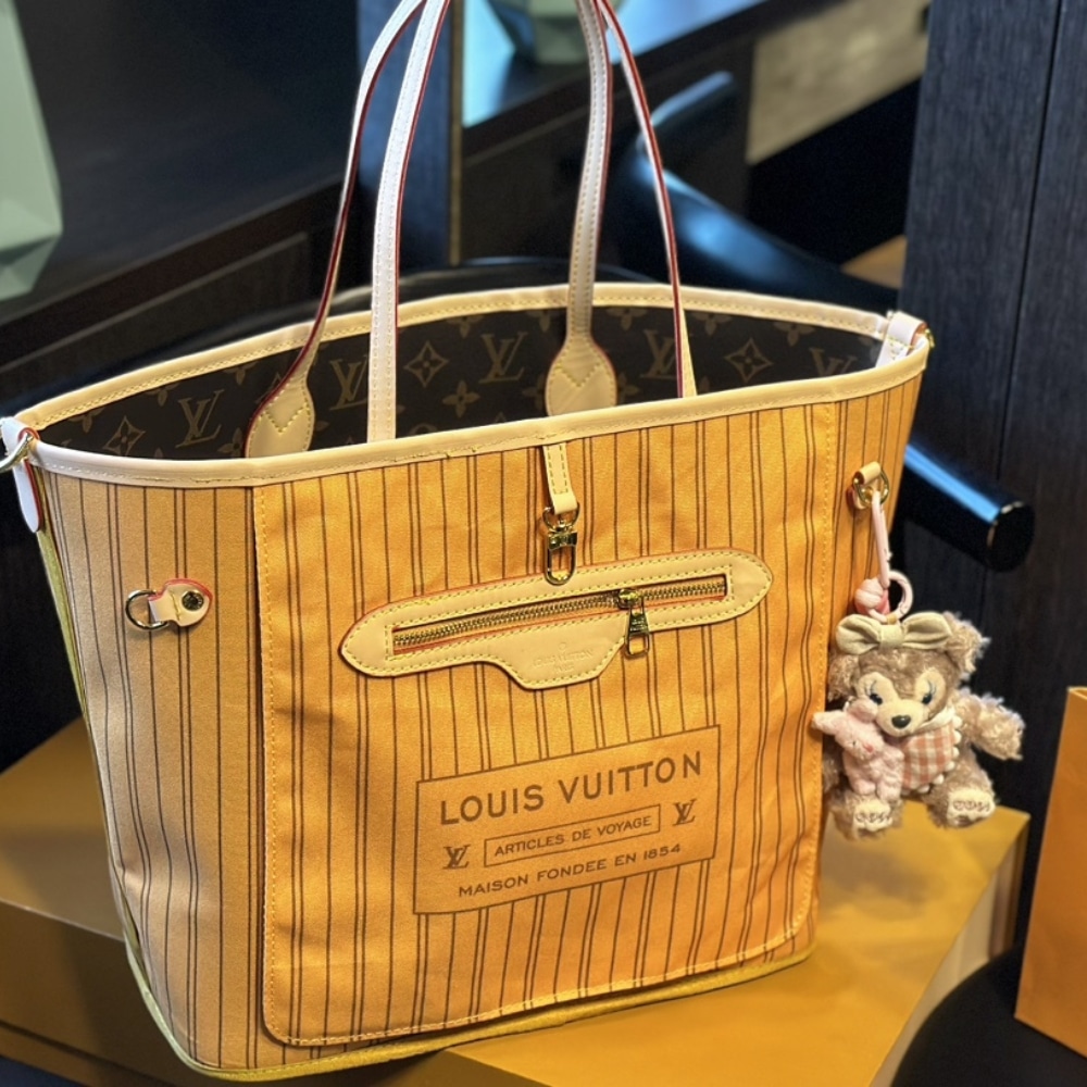 Louis Vuitton Neverfull Bandoulière Inside Out Monogram Jaune Safran 33Cm M11947 - 画像 (3)