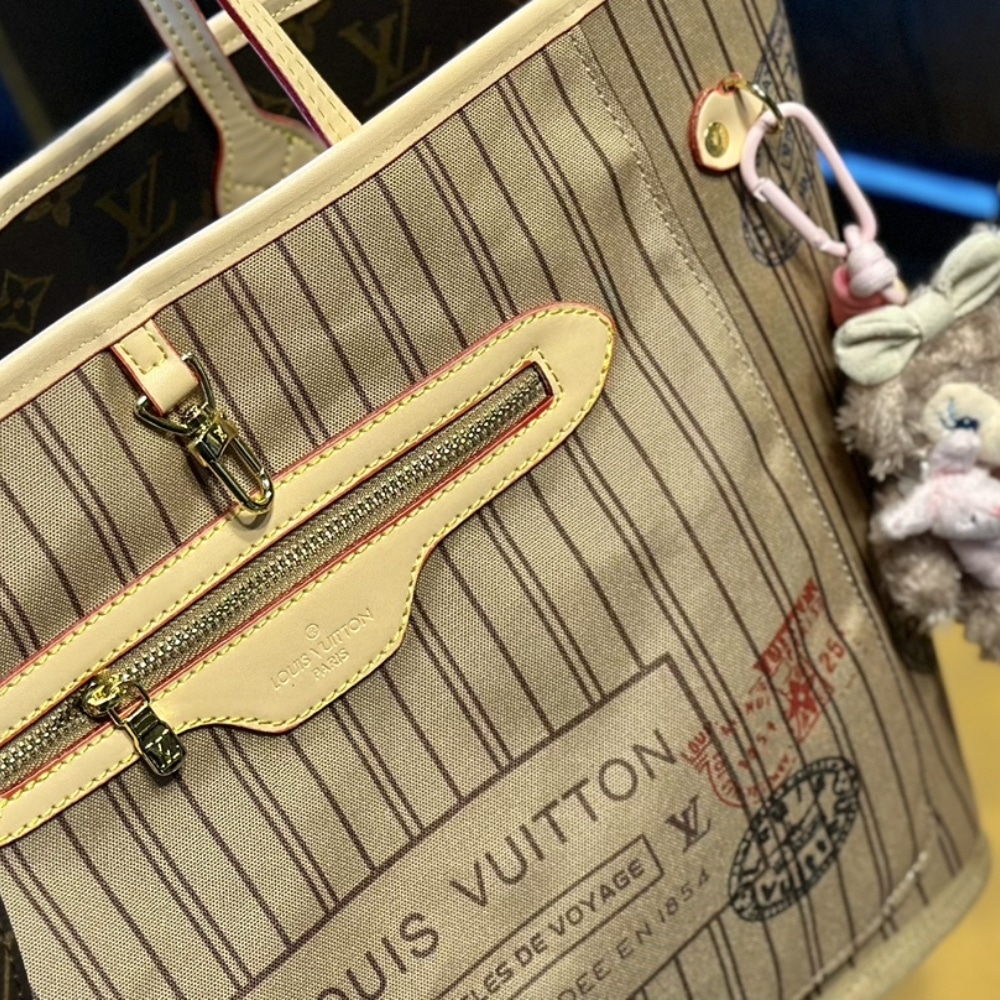 Louis Vuitton Neverfull Bandoulière Inside Out MM Beige 31cm M11948 - 画像 (3)