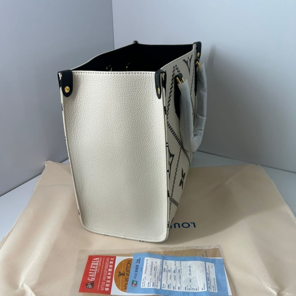 Louis Vuitton Onthego MM Monogram Cream Black 35Cm M46016 - 画像 (3)