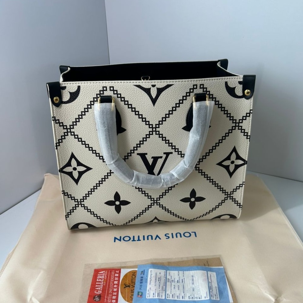 Louis Vuitton Onthego MM Monogram Cream Black 35Cm M46016 - 画像 (4)