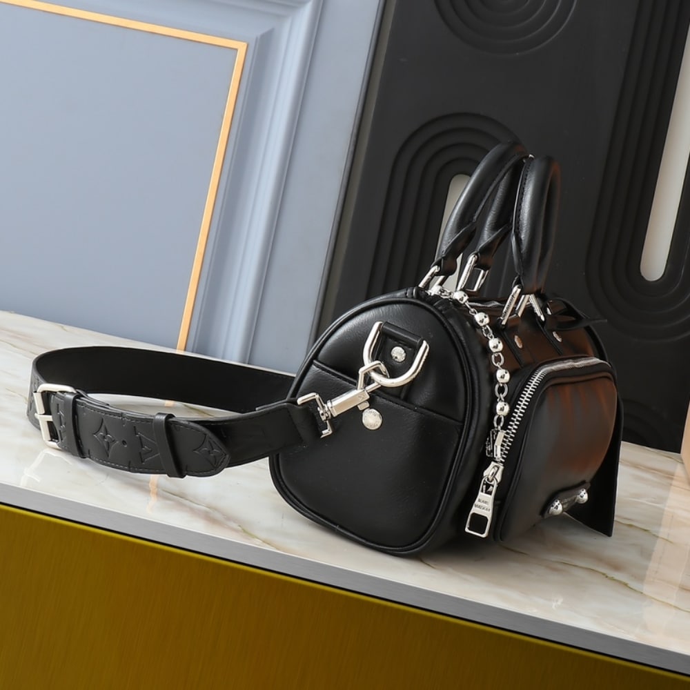 Louis Vuitton Keepall Cargo Bandouliere 25 Black 25cm M13988 - 画像 (2)