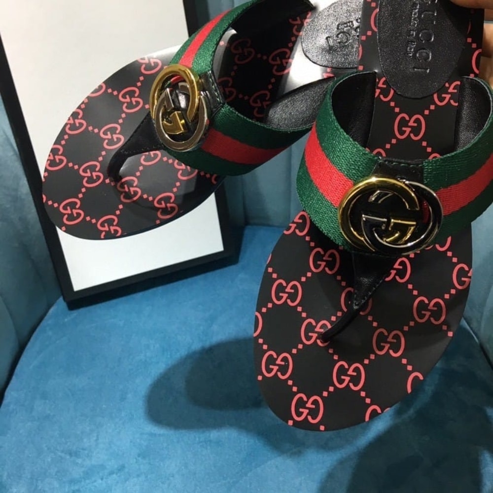 GUCCI グッチ GG ウェブ トングサンダル ブラック 型番:612138 H9020 8476 - 画像 (4)