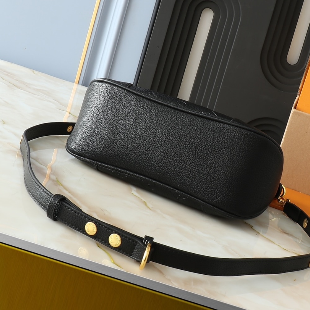 Louis Vuitton Boulogne Monogram Empreinte Leather Black 29Cm M12930 - 画像 (7)