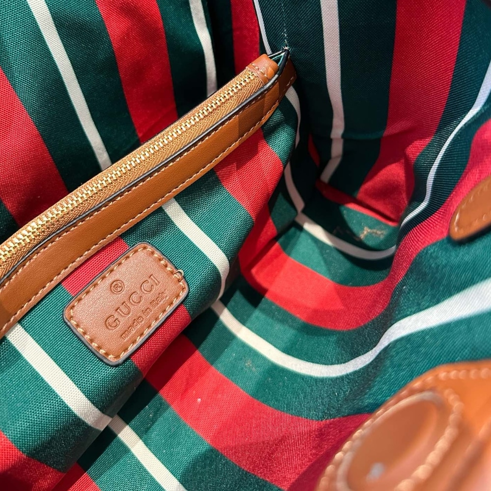 Gucci Gg Emblem Small Tote Bag Beige And Dark Brown 31Cm - 画像 (7)