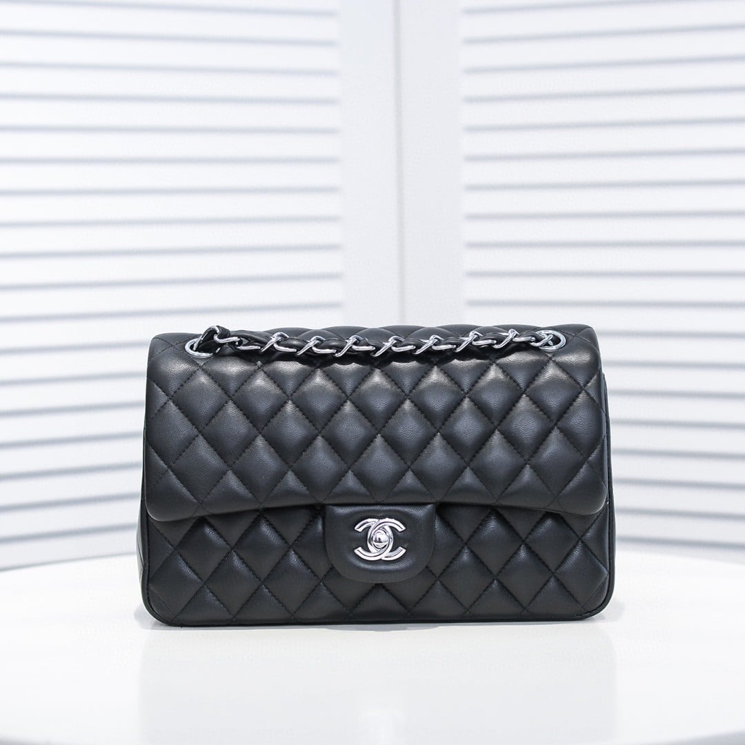 シャネル ミディアム クラシック フラップバッグ シルバー金具 ブラック 25cm A01113 Y01480 94305 - 画像 (2)