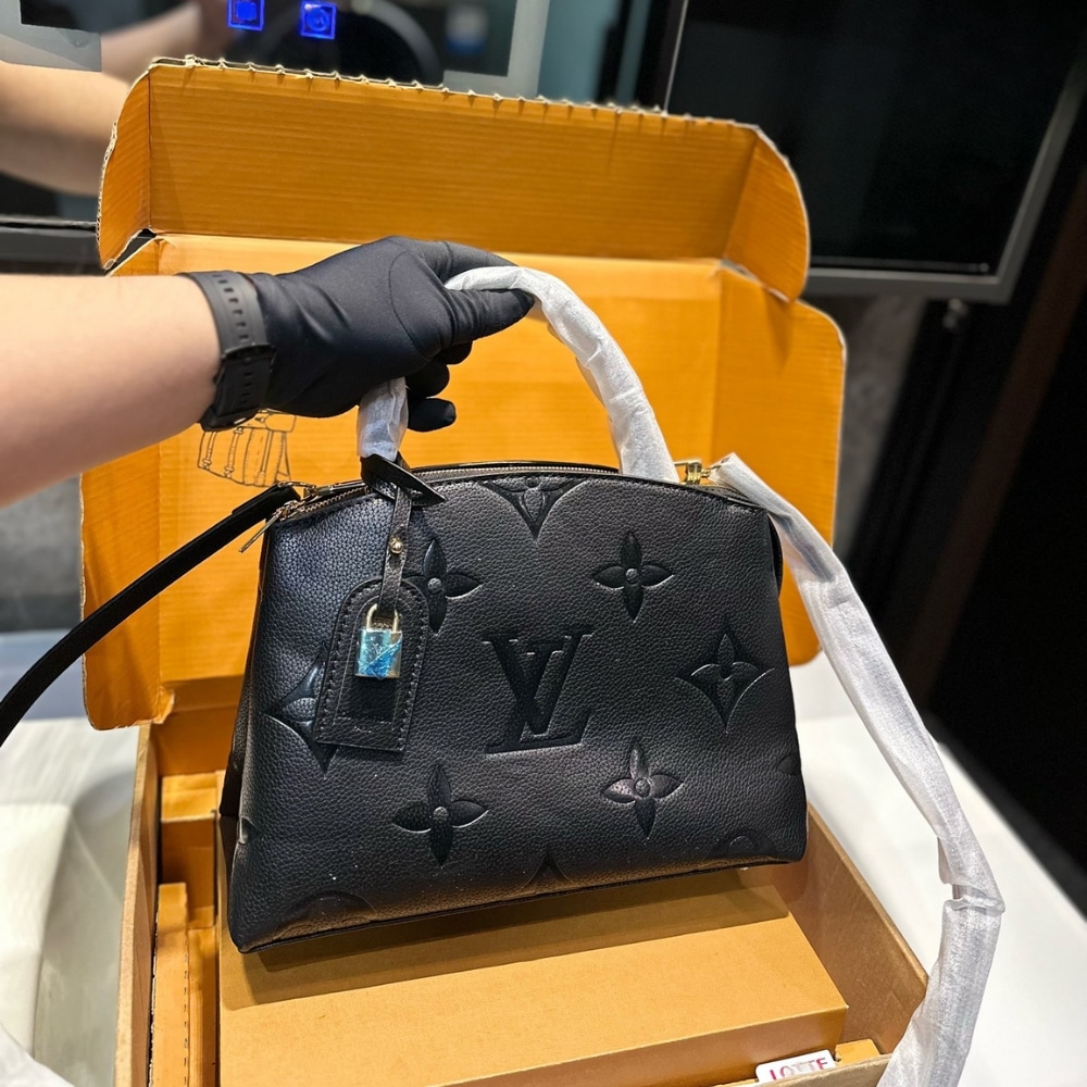Louis Vuitton Grand Palais Bag Black 34Cm M45811 - 画像 (2)
