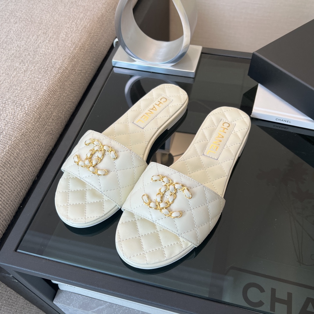 Chanel 23P Chain CC Slide Mules Quilted Leather White - 画像 (2)