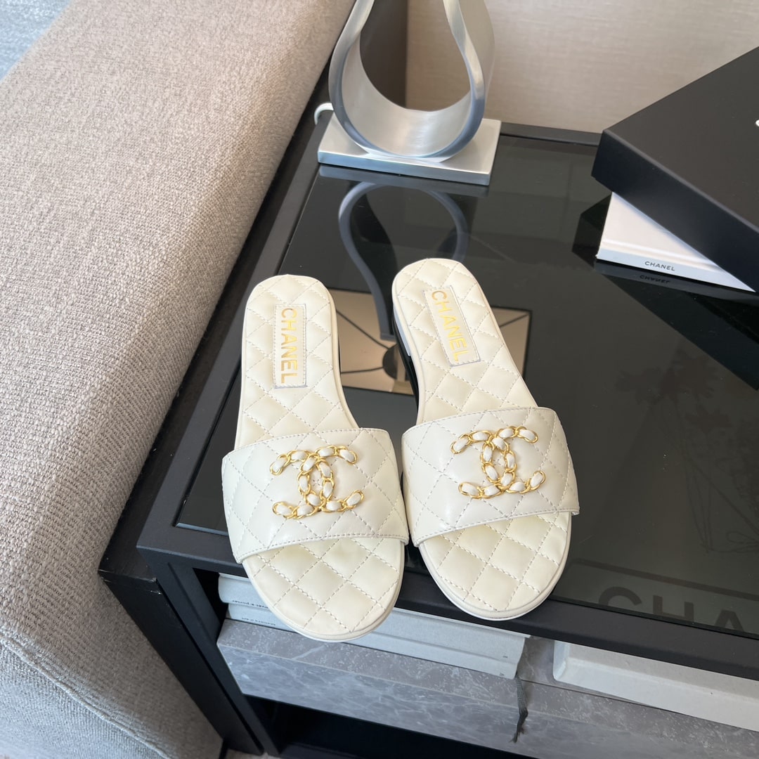 Chanel 23P Chain CC Slide Mules Quilted Leather White - 画像 (3)
