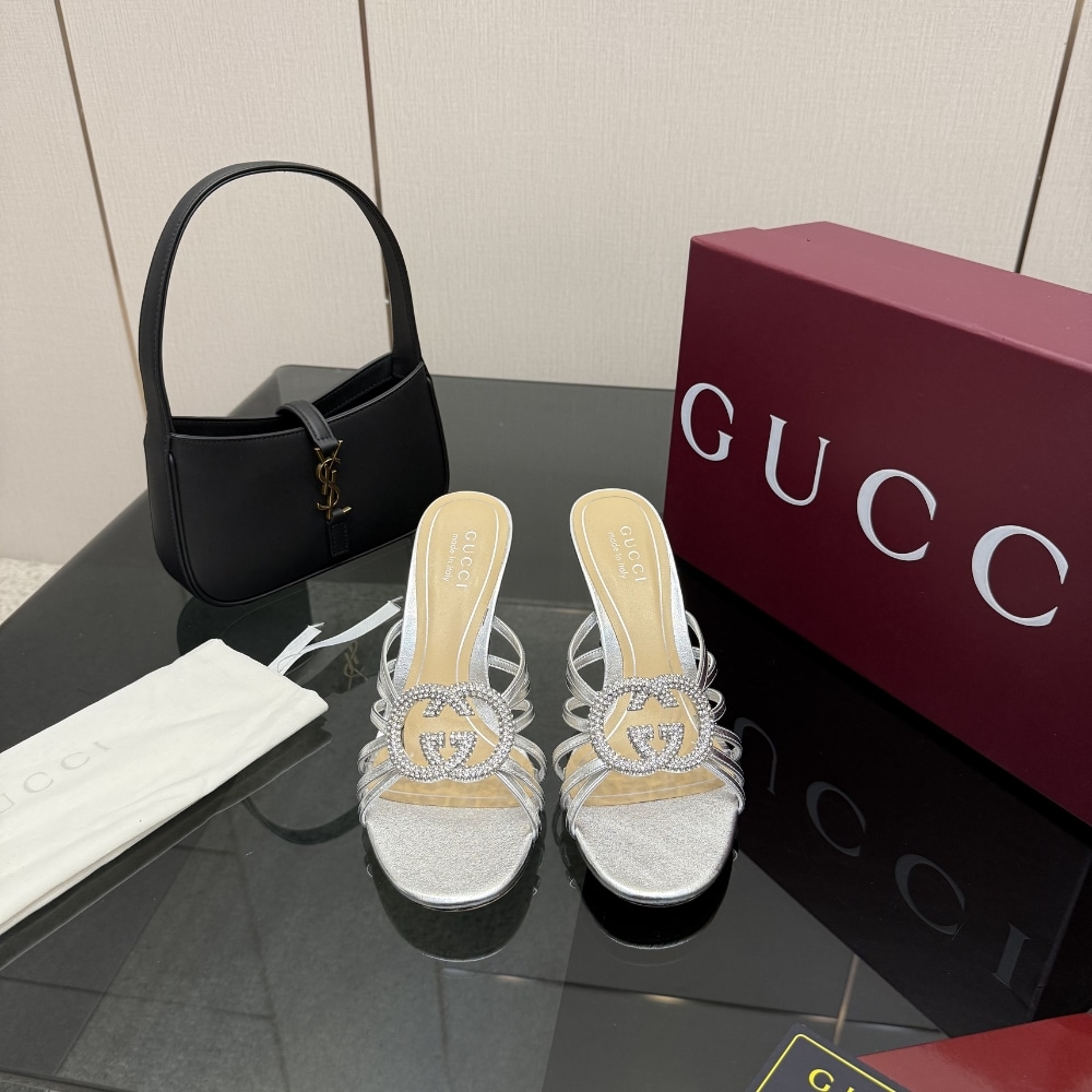 GUCCI グッチ レディース クリスタル インターロッキングG スライドサンダル シルバー 852663 0MW00 8106 - 画像 (3)