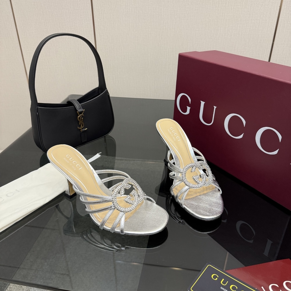 GUCCI グッチ レディース クリスタル インターロッキングG スライドサンダル シルバー 852663 0MW00 8106 - 画像 (4)