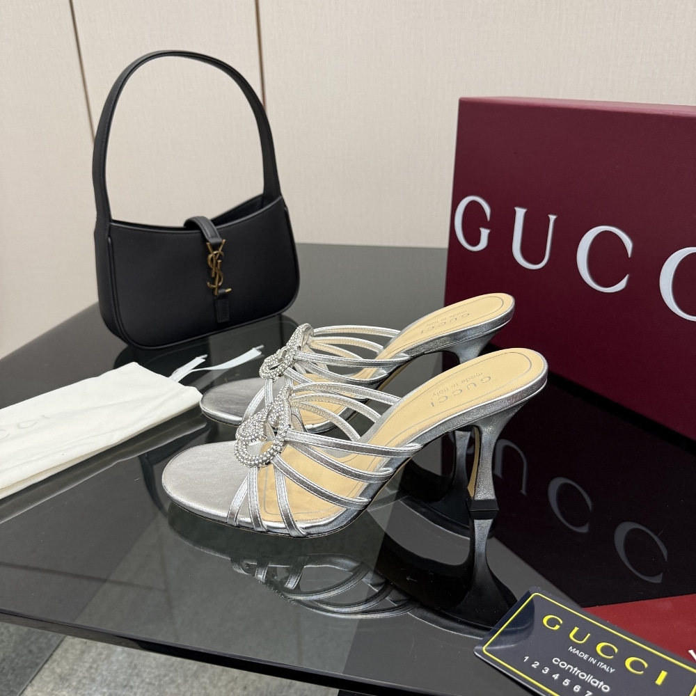GUCCI グッチ レディース クリスタル インターロッキングG スライドサンダル シルバー 852663 0MW00 8106 - 画像 (7)