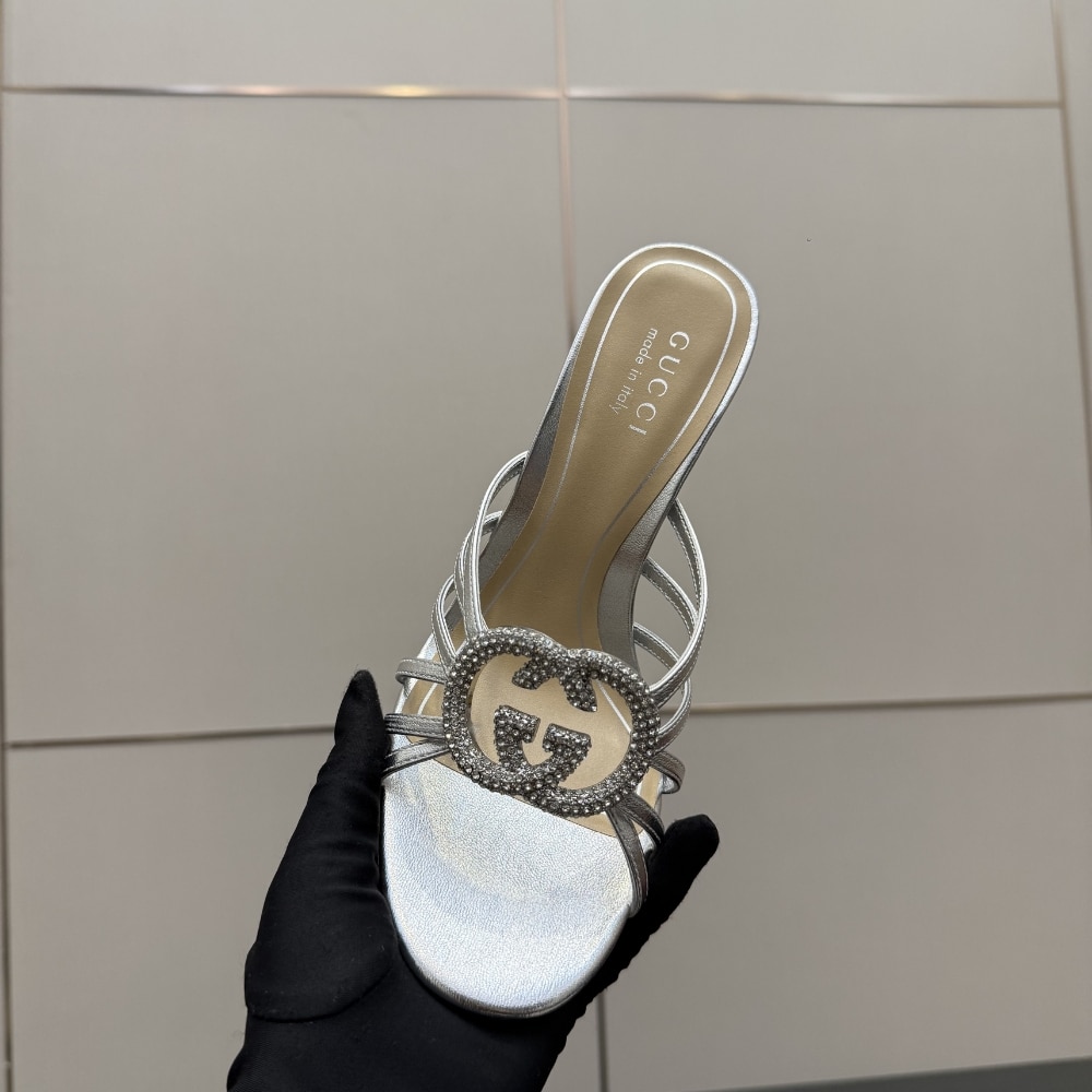 GUCCI グッチ レディース クリスタル インターロッキングG スライドサンダル シルバー 852663 0MW00 8106 - 画像 (8)