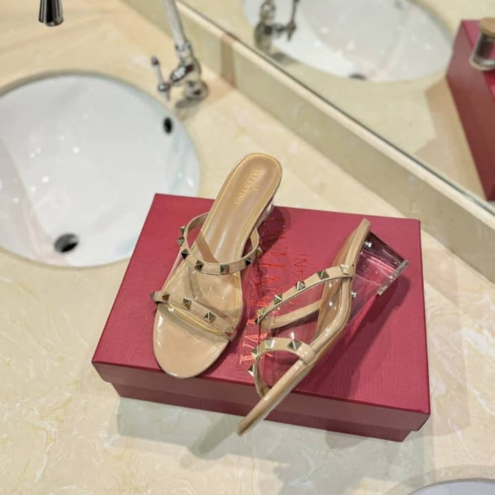 Valentino Garavani Rockstud Skin Heeled Sandals Beige - 画像 (4)