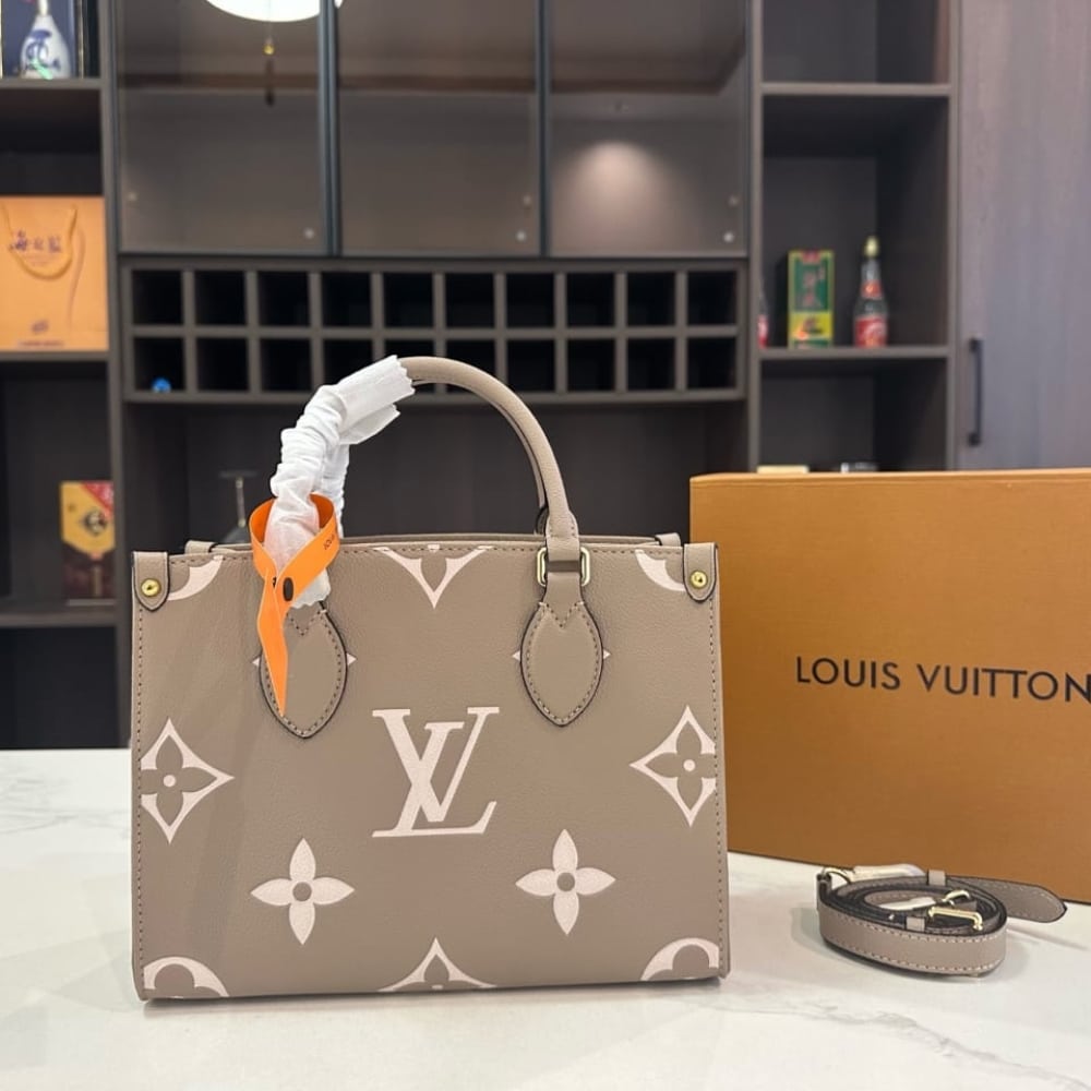 Louis Vuitton Onthego PM Bicolor Monogram Empreinte Leather Tote Bag Beige 25cm M45779 - 画像 (2)