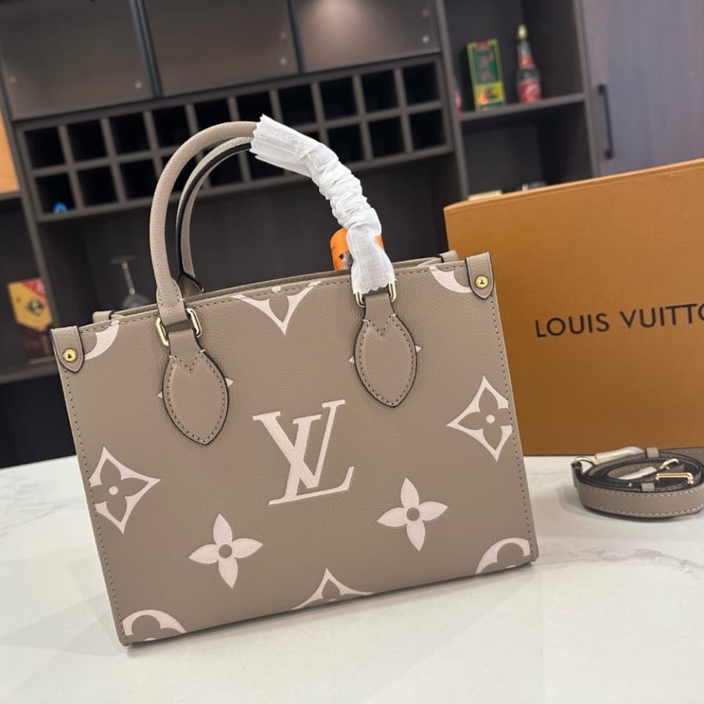 Louis Vuitton Onthego PM Bicolor Monogram Empreinte Leather Tote Bag Beige 25cm M45779 - 画像 (4)