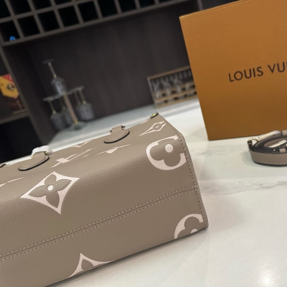 Louis Vuitton Onthego PM Bicolor Monogram Empreinte Leather Tote Bag Beige 25cm M45779 - 画像 (5)